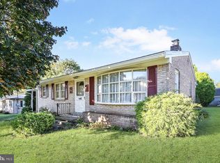 1424 Karen Dr, Harrisburg, PA 17109