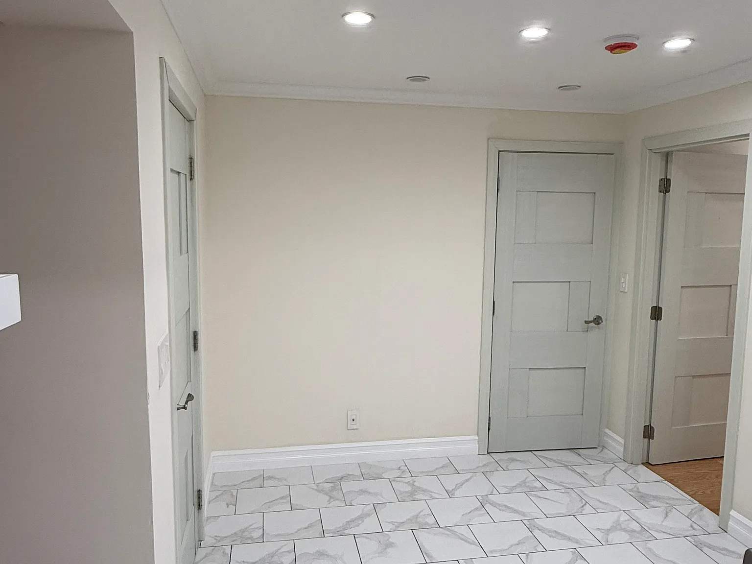 2 bed, 900 sqft, $2,975 — Photo 4