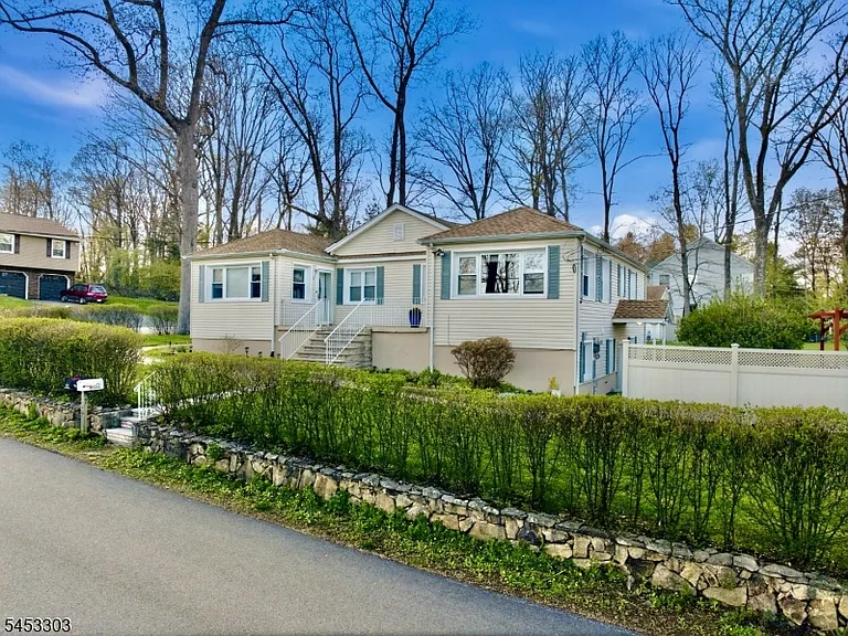 7 Valley Rd #A — Photo 4