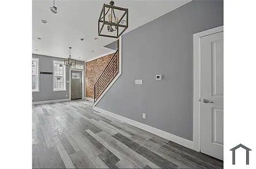 2511 N Douglas St Photo 1 2511 N Douglas St Photo 1