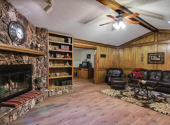 5th image of 7740 Sharon Lee Dr