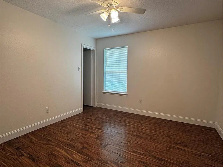 2203 Bisontine St — Photo 9