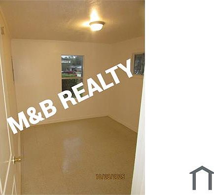 4th image of 74 Acacia St