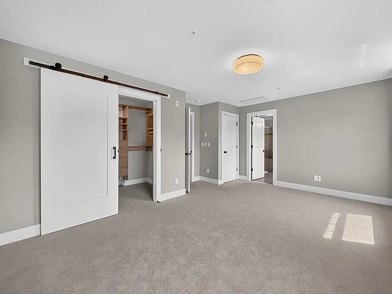 1078 NE High St — Photo 15