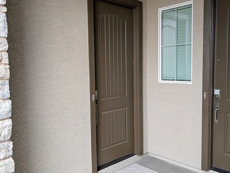 9626 W Mitchell Dr — Photo 2