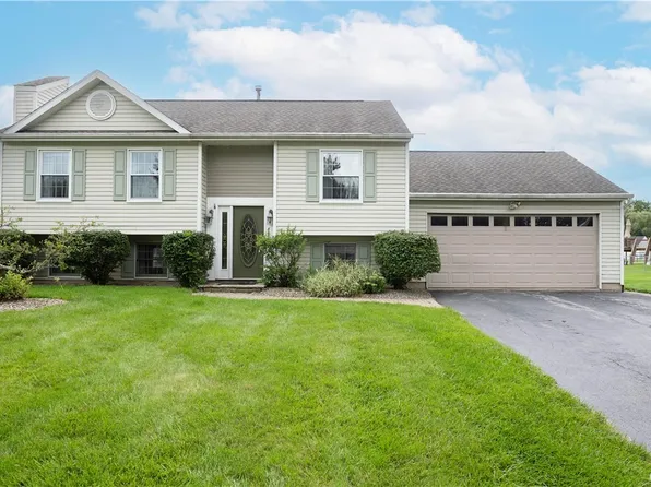 8478 Caboose Cir, Cicero, NY 13039