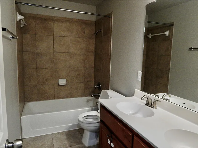 1110 Willowbrook Dr — Photo 19