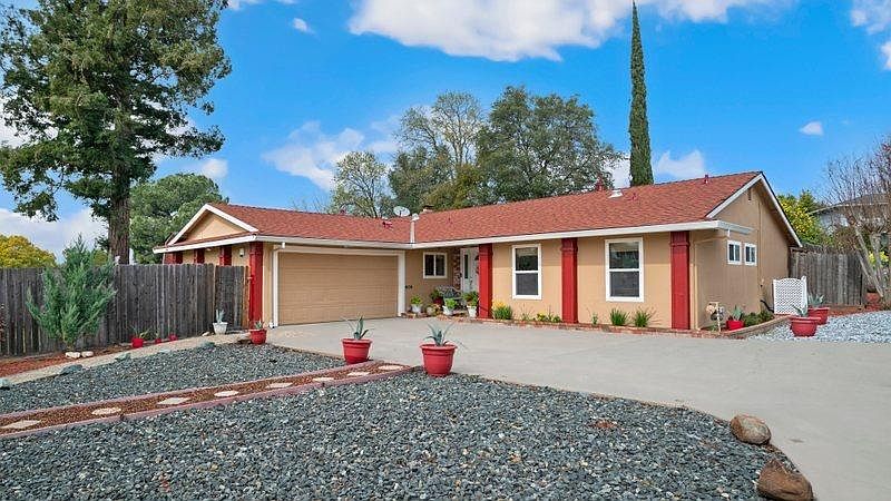 1st image of 4984 Hillhurst Dr
