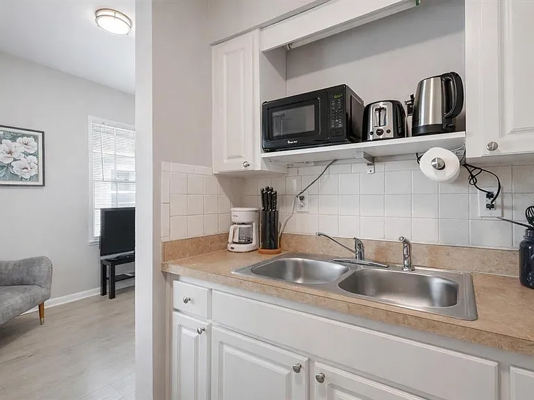 501 S Magnolia Ave #4 — Photo 7