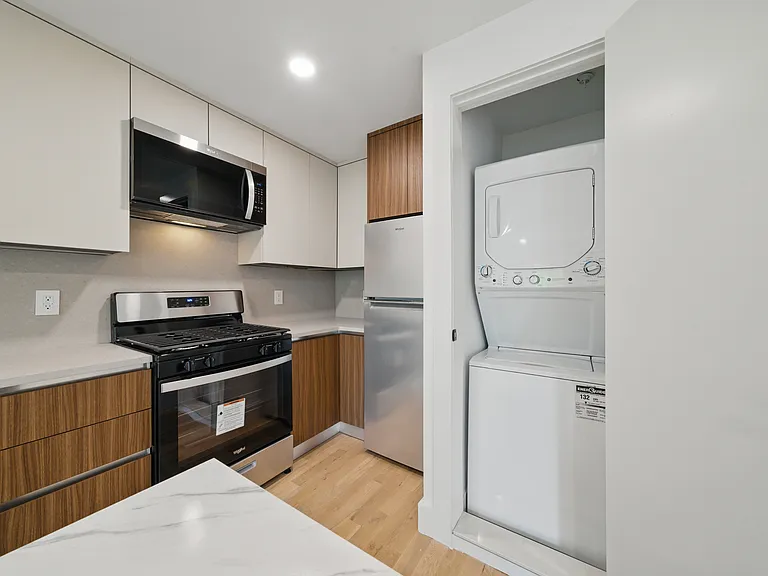 11 W Railroad Ave #2 — Photo 7