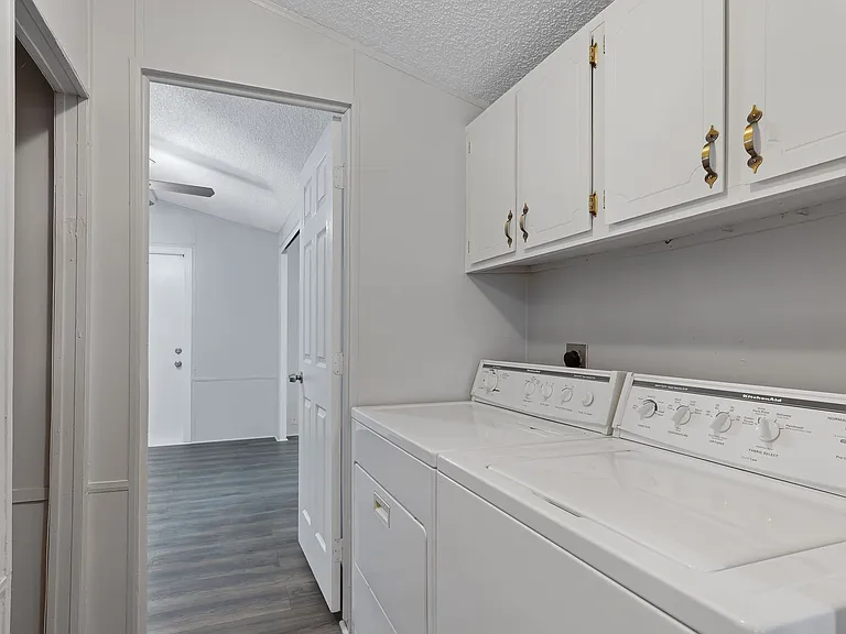 755 W Dewey Ave — Photo 11