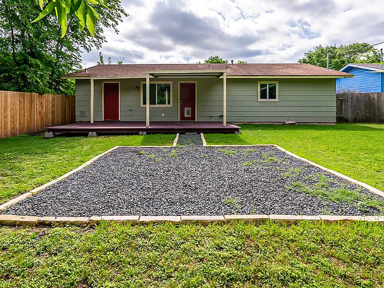6002 Blythewood Dr — Photo 2