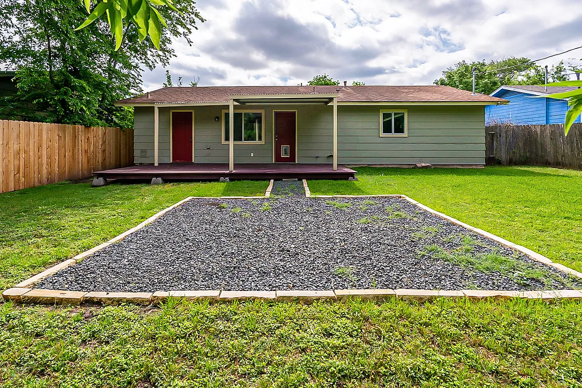 Building Photo - 6002 Blythewood Dr