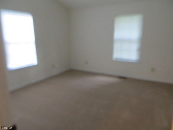 4th image of 1735 Skiffes Creek Cir
