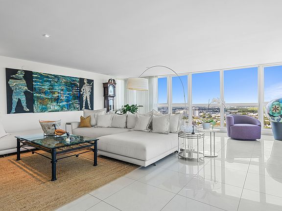 5th image of 48 Munoz Rivera Ave #2704