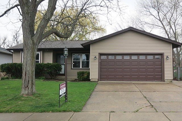 1st image of 319 Somerset Dr