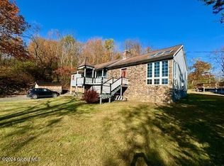 303 Stoddard Rd, Hampton, NY 12837