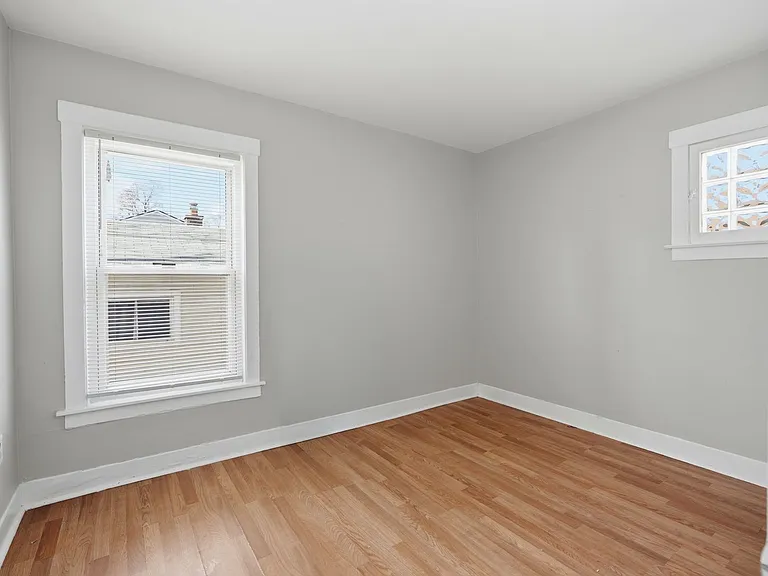 1301 E Muir Ave — Photo 21