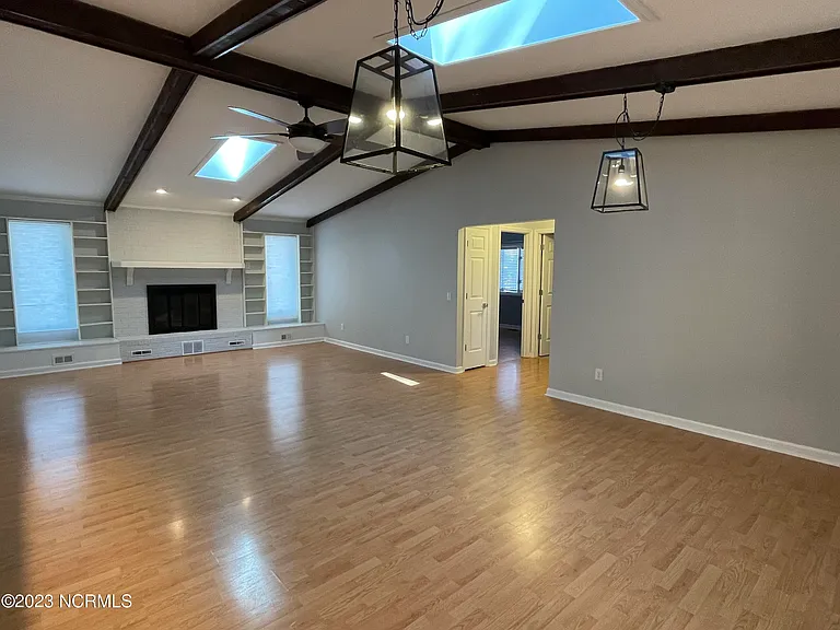 55 Salem Dr — Photo 9