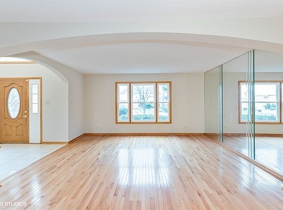 4th image of 3706 Streamwood Dr