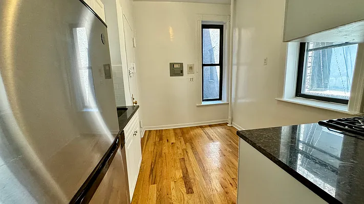 Rented by HOLTON REAL ESTATE INC. | media 14