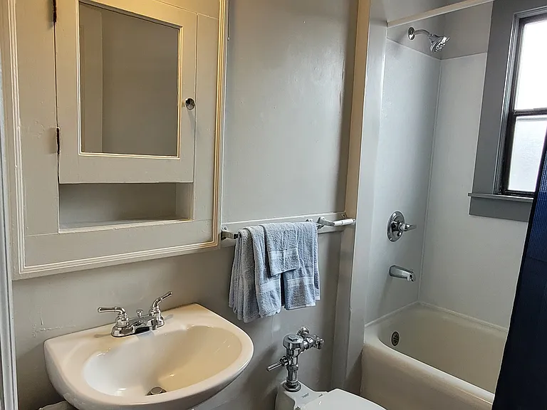 The Marion Apartments — Photo 13