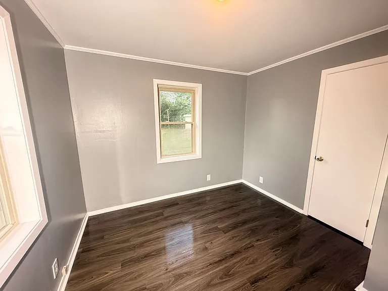 506 W Main St — Photo 6