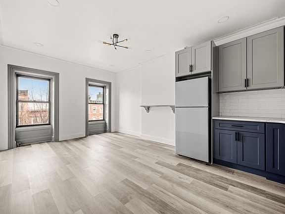 5th image of 126 Quincy St #3