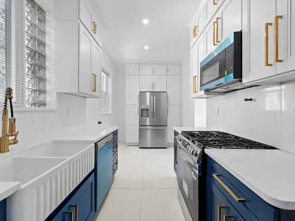 5758 Kings Hwy, Brooklyn, NY 11203