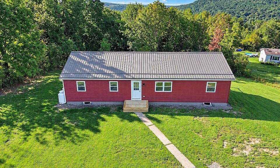 1st image of 2066 Red Brush Rd