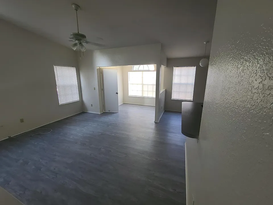 1613 Columbia Arms Cir #244
