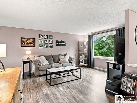 3rd image of 3062 Cloverbank Rd
