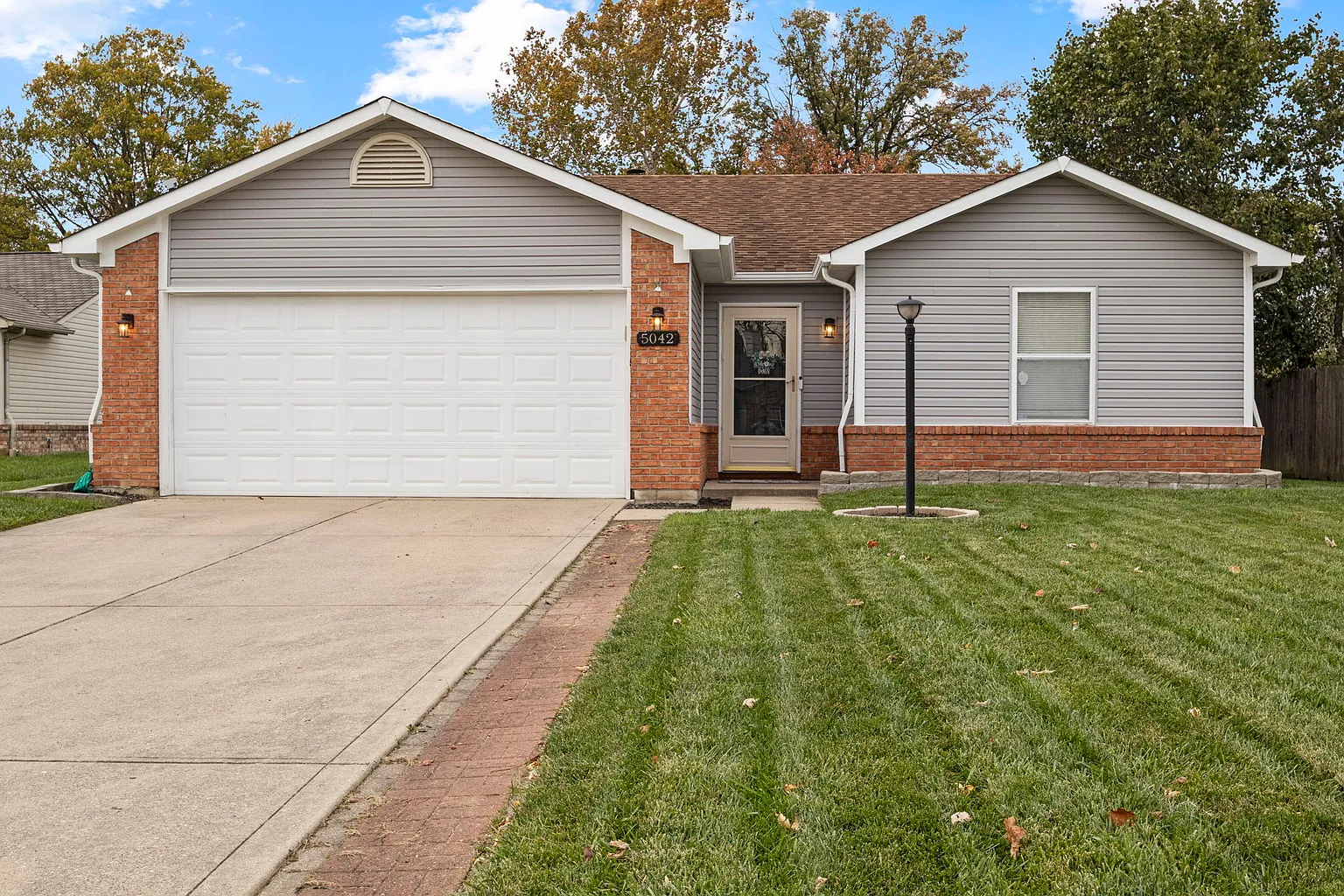 5042 Emmert Dr photo 1
