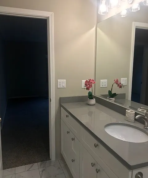 629 S Batavia Ave #4 — Photo 5