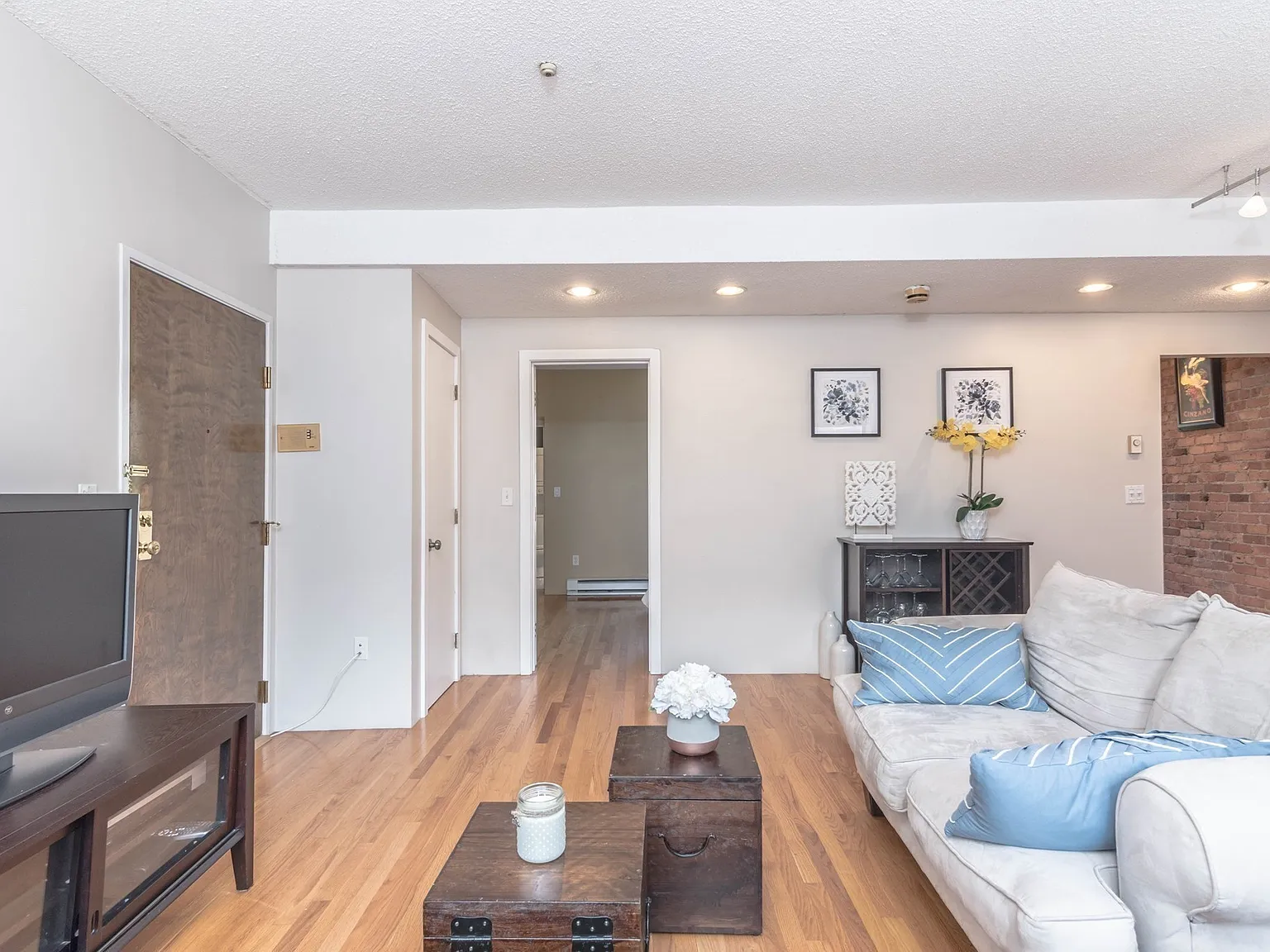 1 bed, 586 sqft, $2,700 — Photo 4