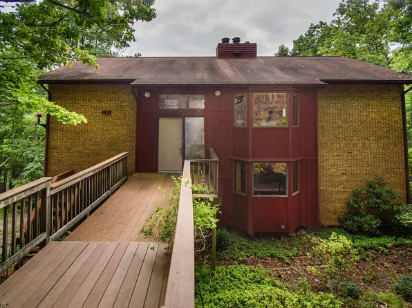 3624 Laurel Dr, Blacksburg, VA 24060