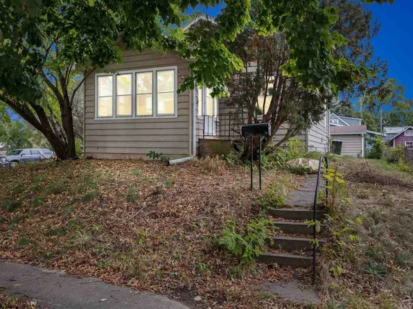 902 Webster St, Iowa City, IA 52240