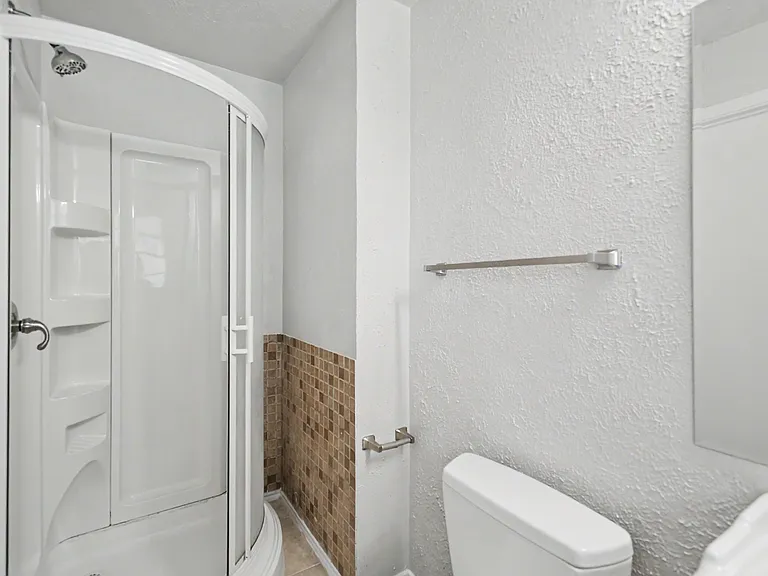1902 Patricia St — Photo 17