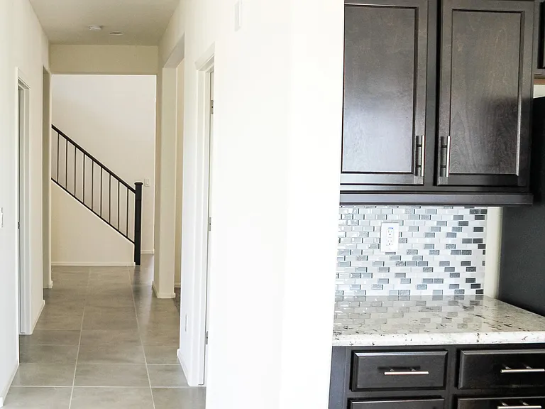 1829 W Spur Dr — Photo 33