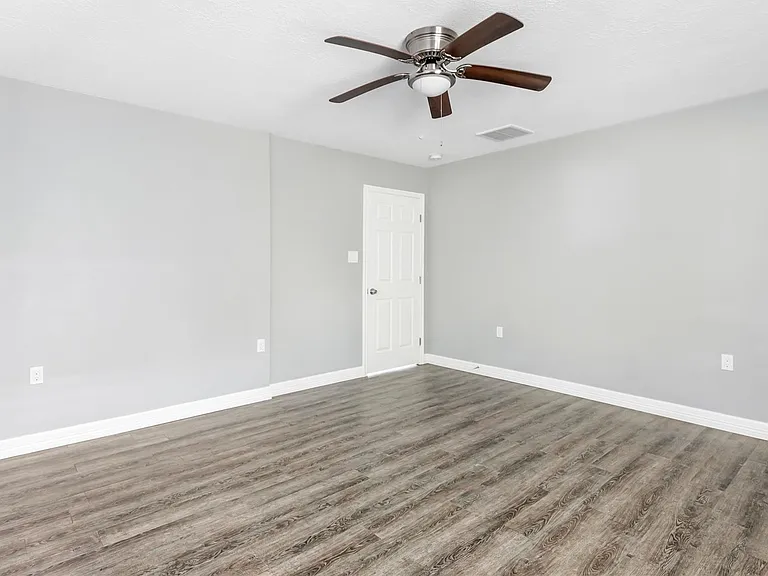 520 E Defee Ave — Photo 22