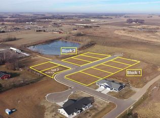 102 Prairie Rose Dr, Blue Earth, MN 56013