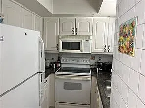 4652 Poinciana St #1 — Photo 11