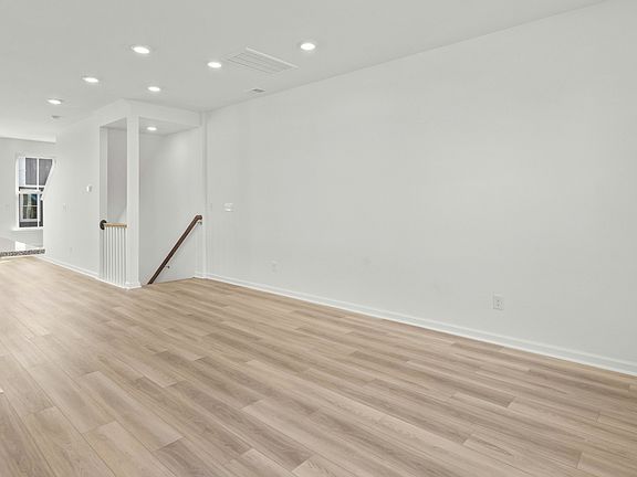 5th image of 4414 Kingsport Rd #1502
