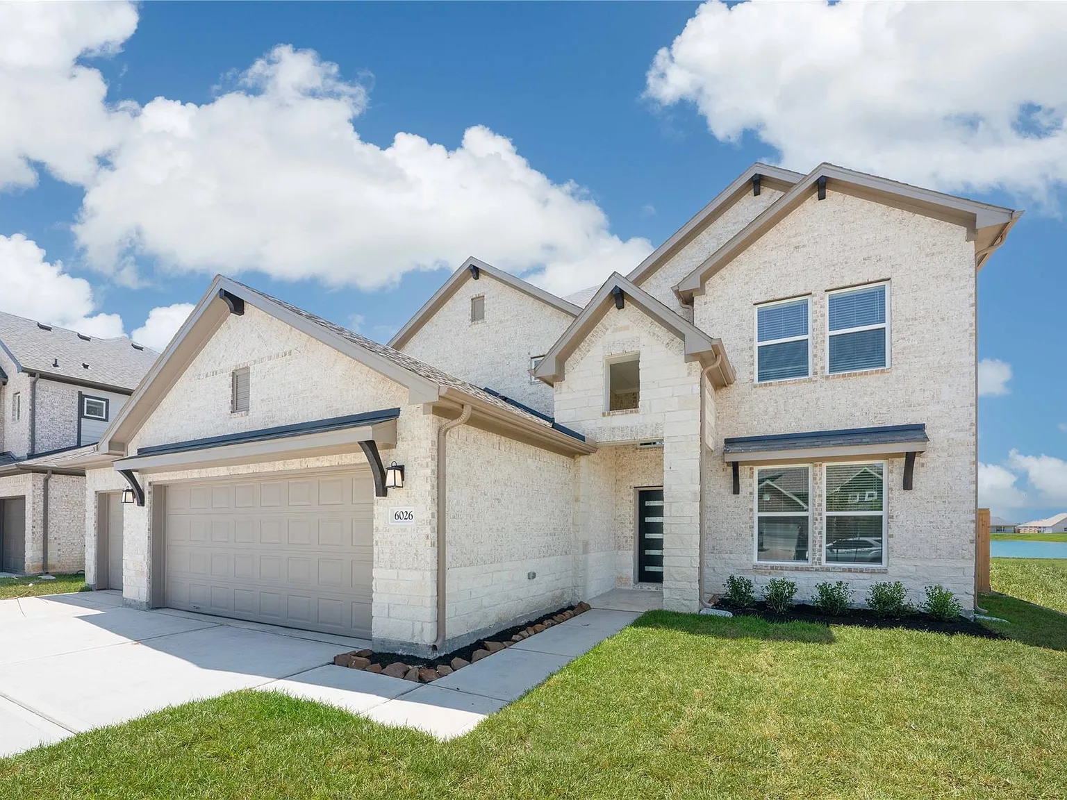 4 bed, 3.5 bath, 2514 sqft, $3,500 — Photo 2