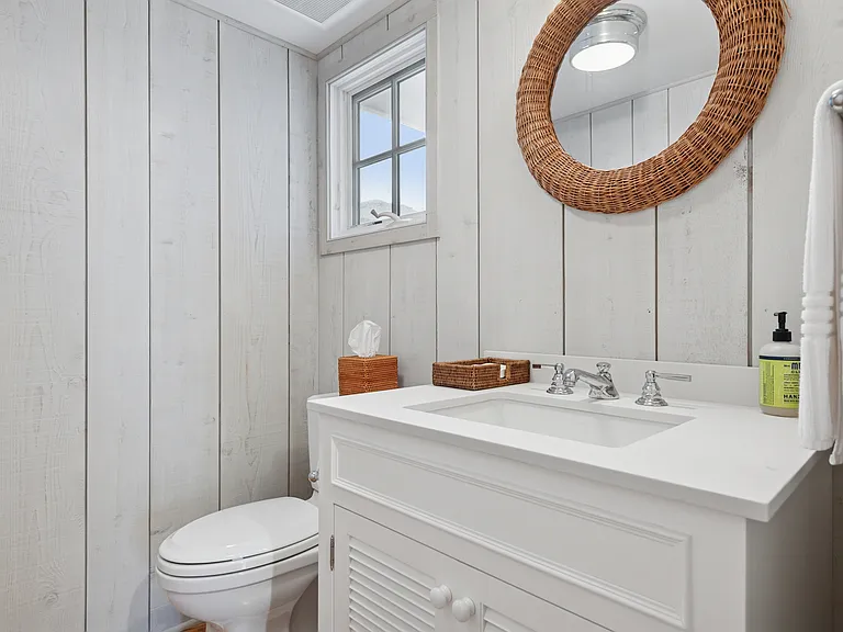 163 Town Line Rd — Photo 36
