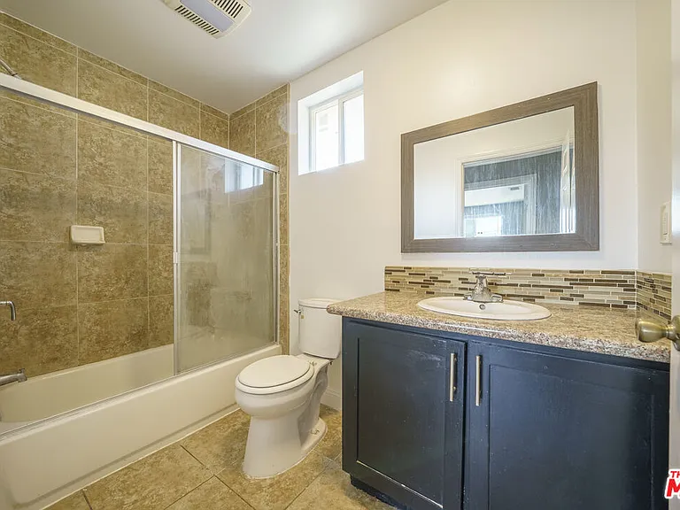 238 W 46th St — Photo 21