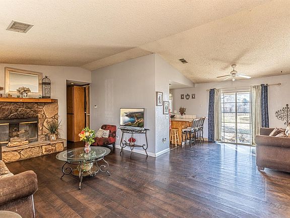 3rd image of 40671 177th St E