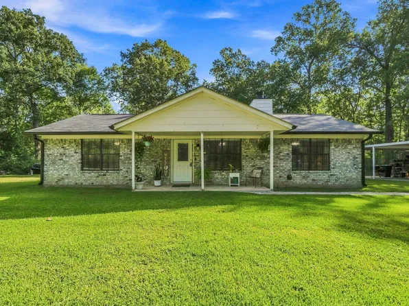 215 Lazy Oak Dr, Livingston, TX 77351