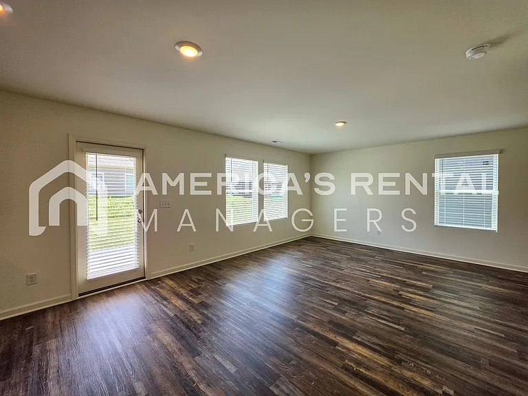 2132 Addison Way SW — Photo 12