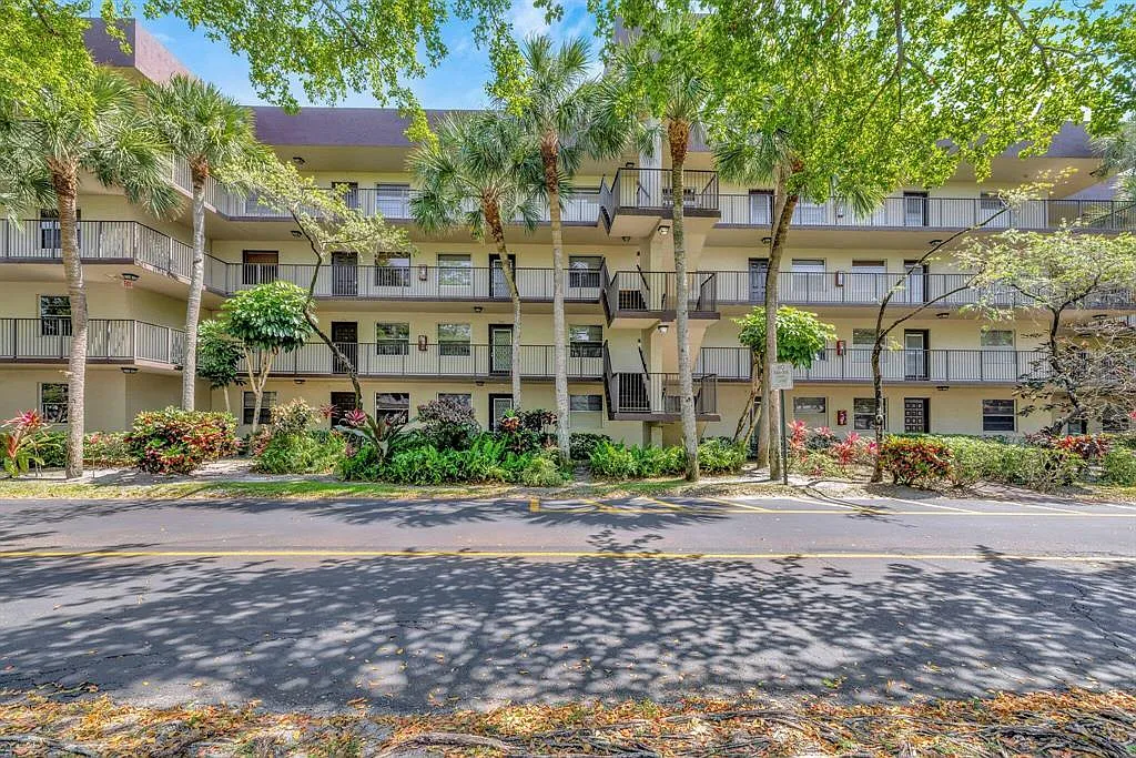 2 bed, 2.0 bath, 1002 sqft, $1,750 — Photo 3